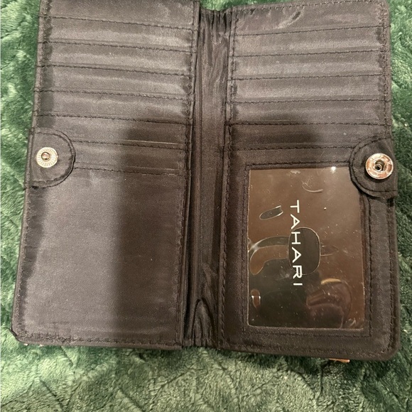 Tahari Pink Women's Clutch wallet/card holder - Picture 3 of 7